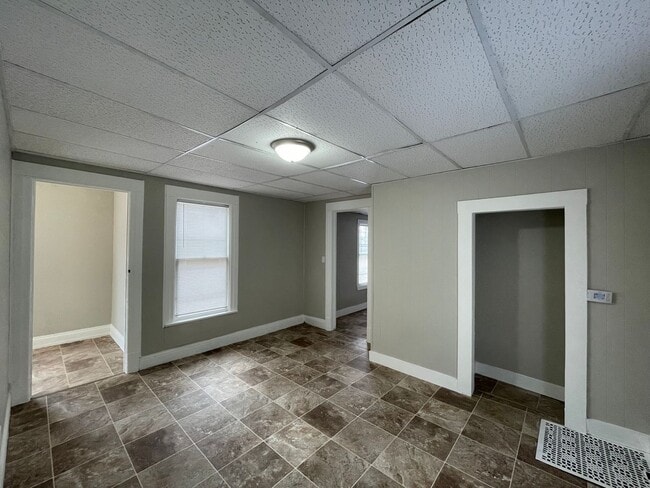 Building Photo - Renovated 3-Bedroom 1-Bathroom Home