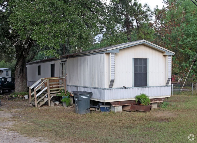 Primary Photo - 10515 Hwy 613