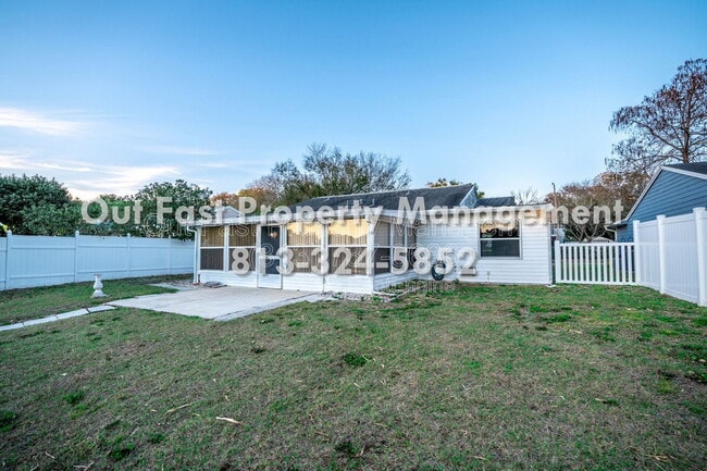 Building Photo - 2764 Kavalier Dr