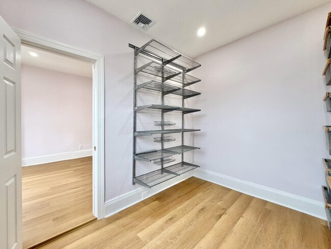 Building Photo - 130 Beach St