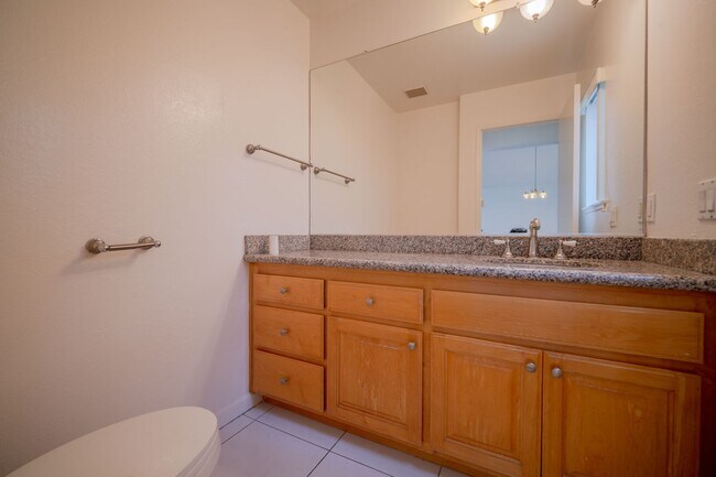 Building Photo - Fountain Valley Family home