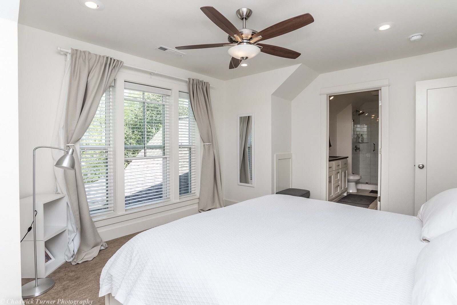 Building Photo - 306 NW H St