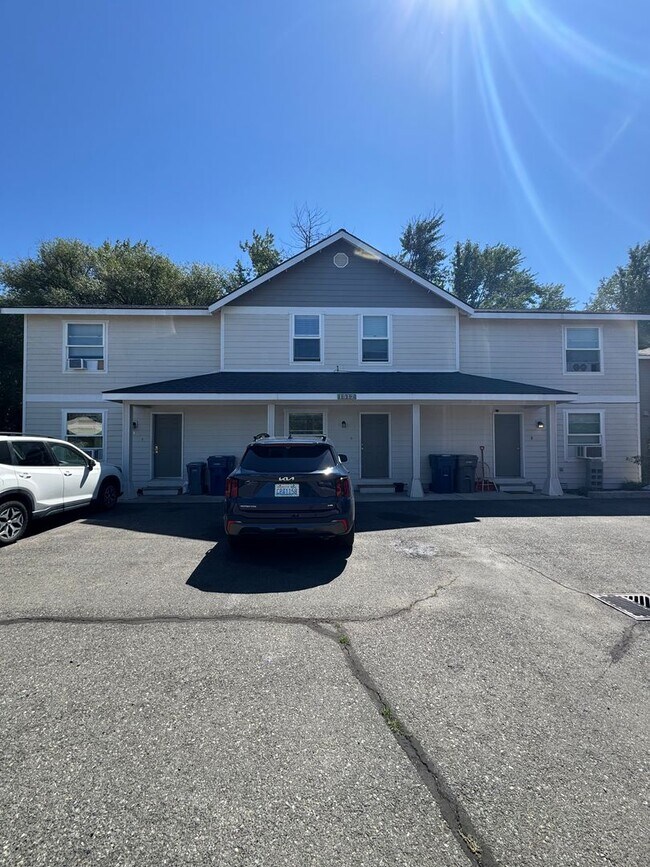 Primary Photo - 1512 N Brook Ct
