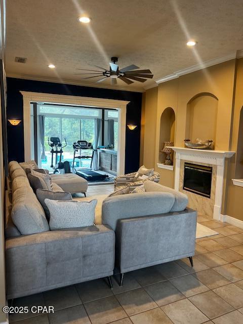 Building Photo - 136 Hombre Cir
