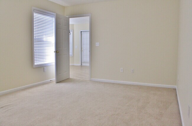 Building Photo - Gorgeous Phenix City Home Off Of HWY 165!