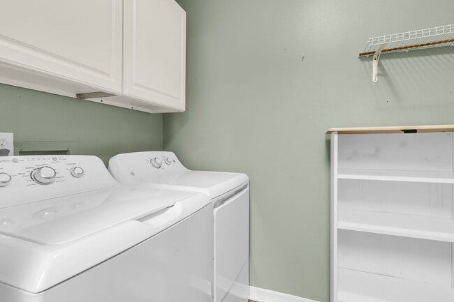 Building Photo - Charming 2BR/2BA Condo with Water Views in Sought-After Montclair – Mount Pleasant, SC