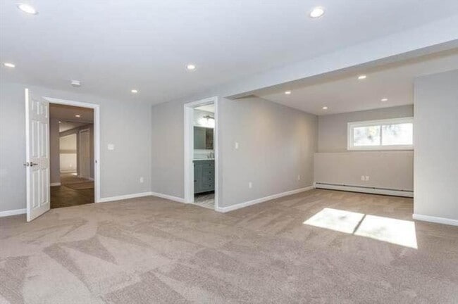 Building Photo - 115 Grove St