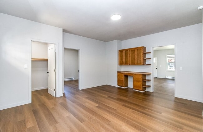 Building Photo - 607 3rd St