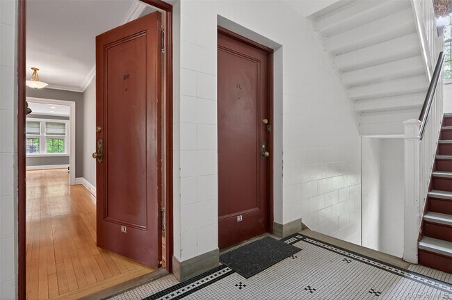 Building Photo - 87 N Broadway