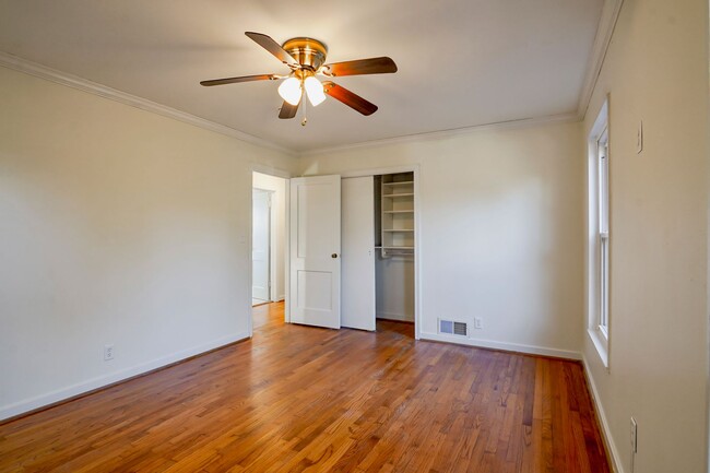 Building Photo - Cute 3 bedroom, 1 bath house in Homewood!