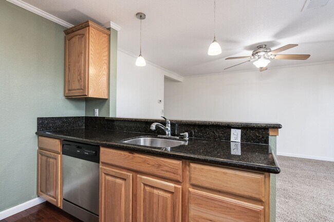 Building Photo - Upstairs, 1 bedroom, Benicia Highlands on Cambridge Drive