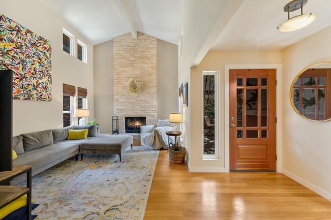 Building Photo - 7921 Ridgeline N