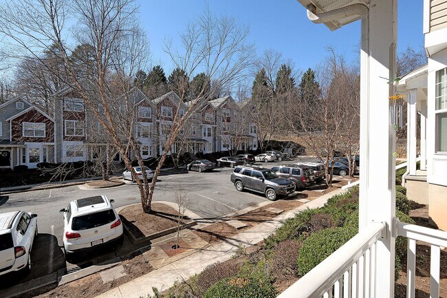Building Photo - Move-in Ready, Pet-Friendly Townhome Near The Shops at Stonefield