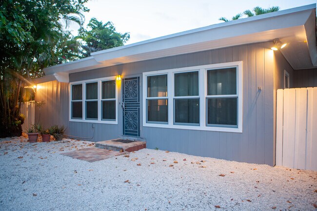 Building Photo - 5967 SW 58th Terrace