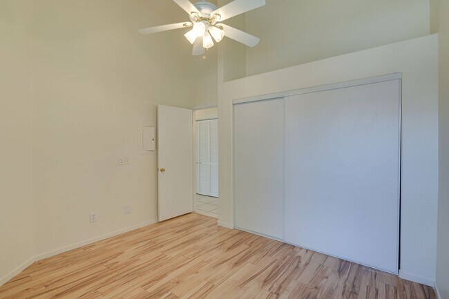 Building Photo - 6201 E Lake Mead Blvd