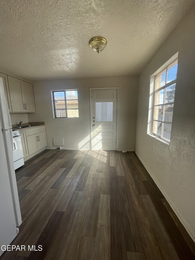 Building Photo - 8167 Josephine Cir