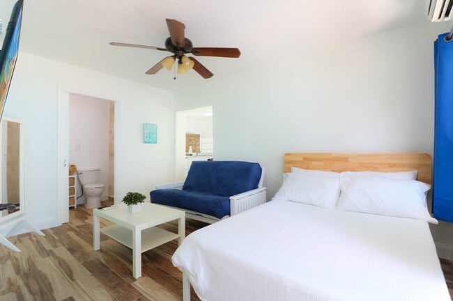 Building Photo - PR 3