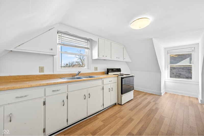 Building Photo - 930 7th St