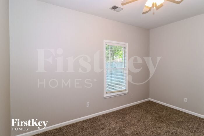 Building Photo - 1323 Crossmont Cove