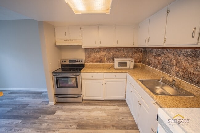 Building Photo - 6449 Union Ct