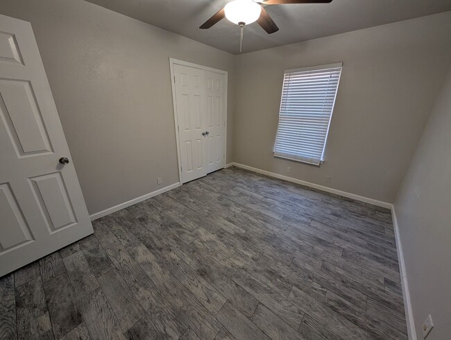 Building Photo - Remodeled 3 bedroom 1 bathroom house in Ed...