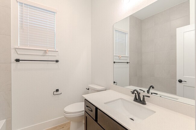 Building Photo - 719 Campbell Xing Ct