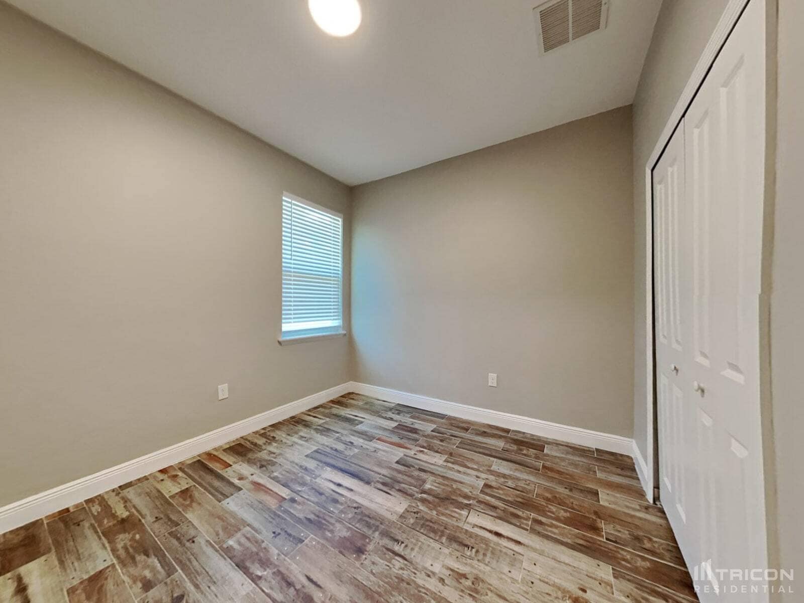Building Photo - 3321 Buttonwood Ave