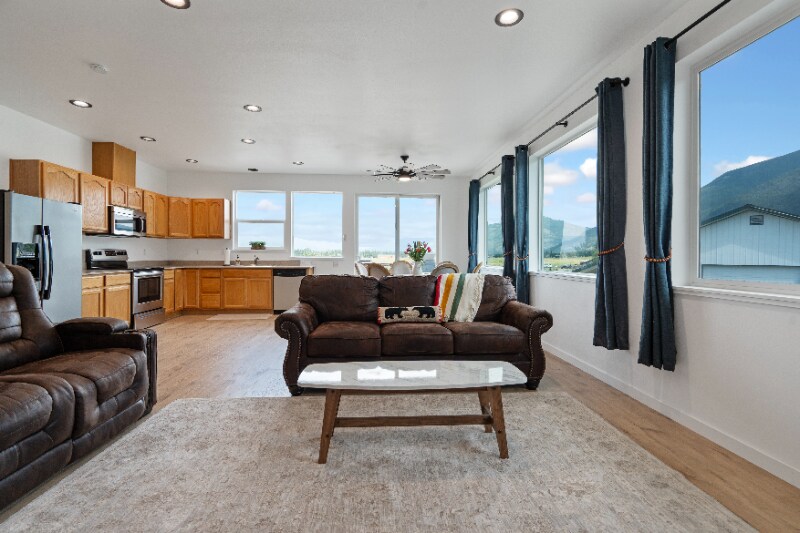 Building Photo - 228 Jensen Rd