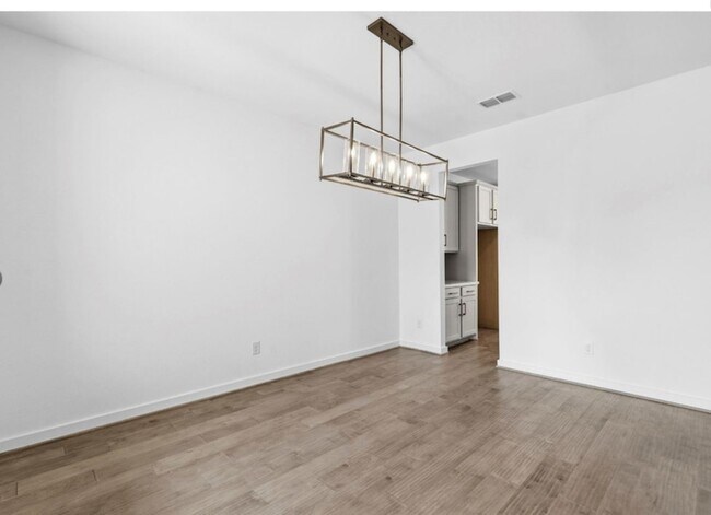 Building Photo - 10919 Spring Wind Dr