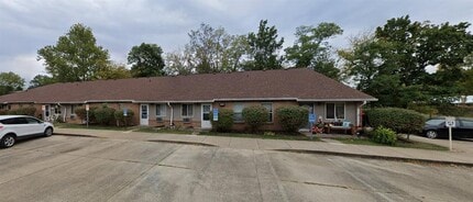 Building Photo - 679 S Main St