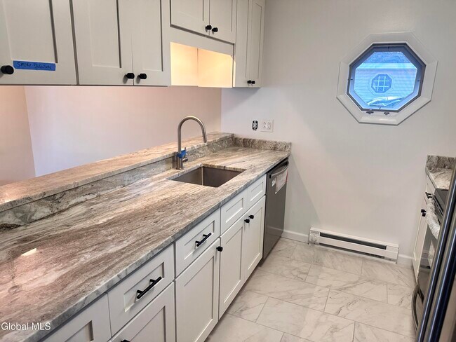 Building Photo - 36 Donna Lynn Dr