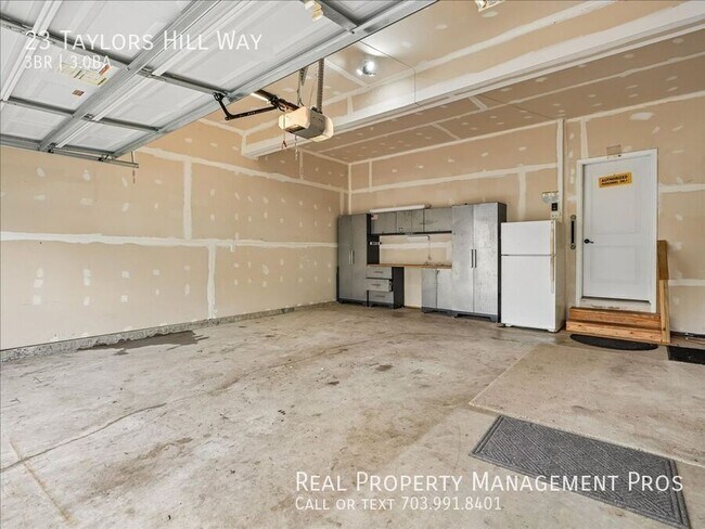 Building Photo - 23 Taylors Hl Wy