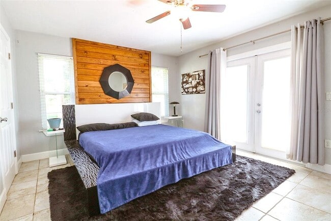 Building Photo - 1523 NW 39th Ter