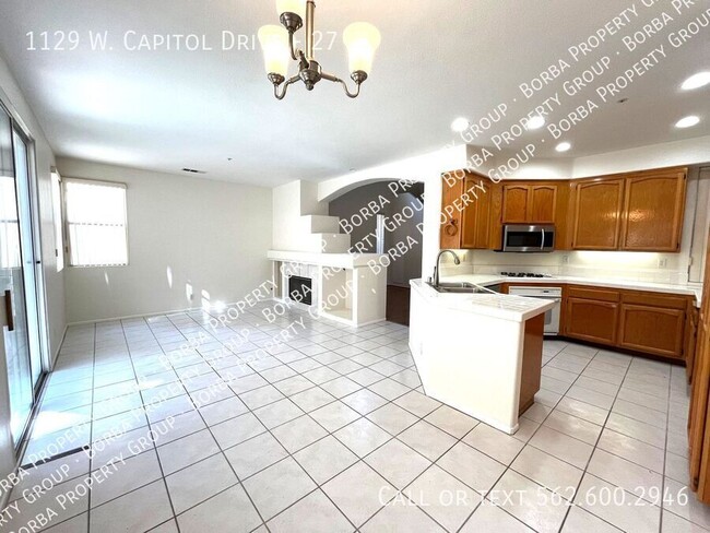 Primary Photo - 1129 W Capitol Dr