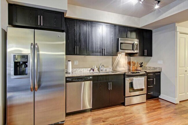 Building Photo - 1 bedroom in Seattle WA 98109