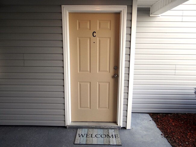 Building Photo - Long term ground floor rental- Rent Special- 1st month half price