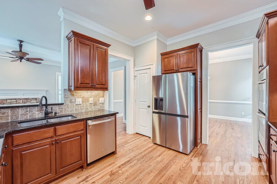 Building Photo - 1442 Hedgewood Ln NW