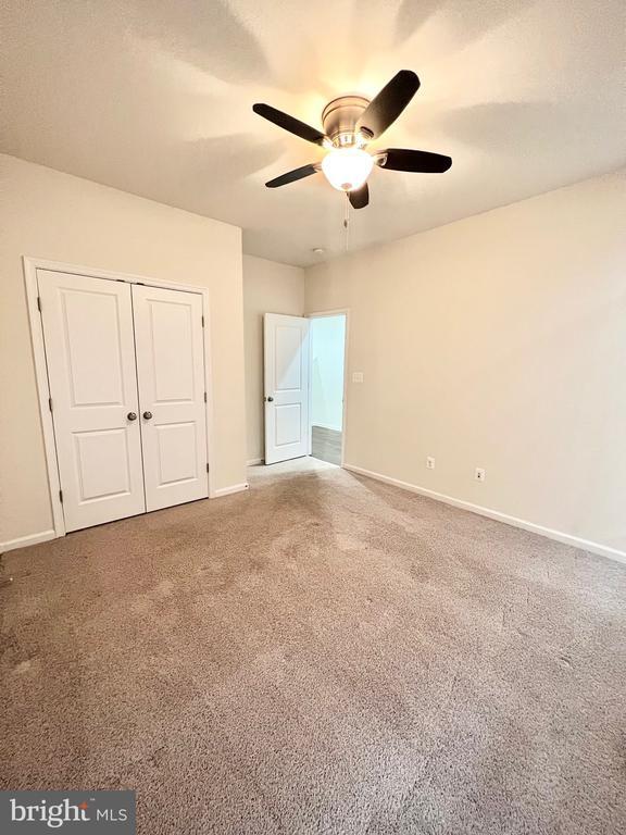 Building Photo - 212 Almond Dr