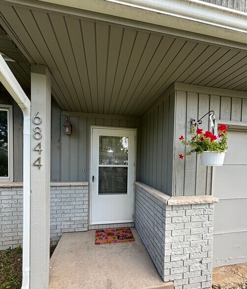 Building Photo - 6844 Sunset Meadow Dr