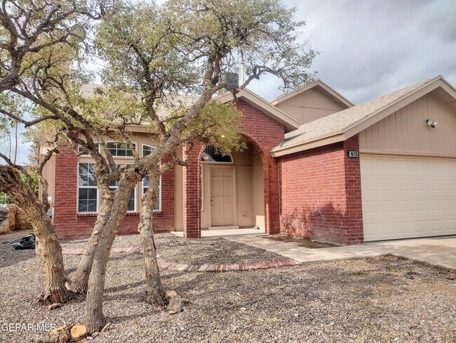 Building Photo - 4620 Loma Linda Cir