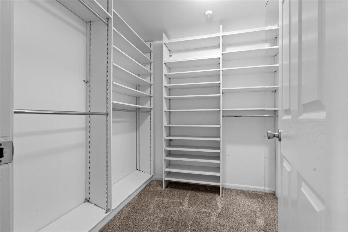 Building Photo - 5476 Van Ness Dr