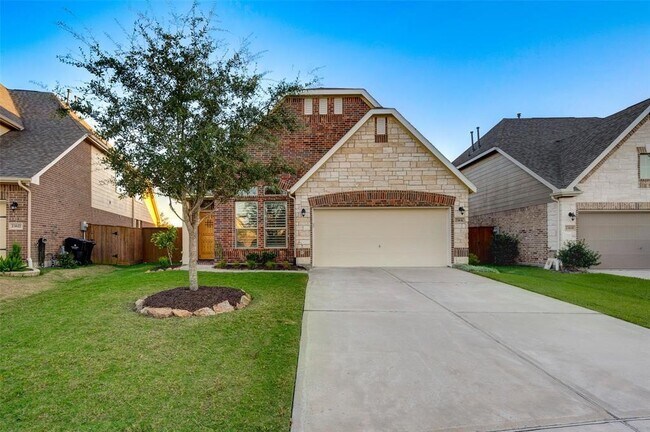 Building Photo - 23831 Villa Lisa Dr
