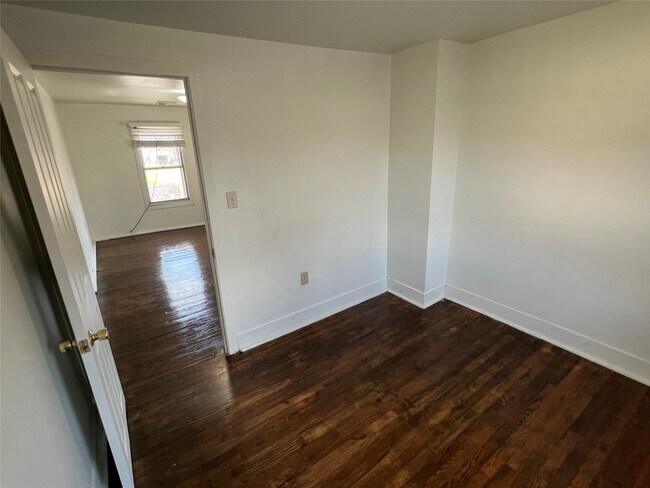 Building Photo - 4 Erie St