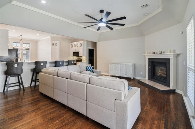 Building Photo - 4 NE Dawn Hills Dr