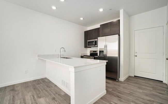Building Photo - Efficient & Modern 2024-Built Townhome | 2 Bed | 2-Car Garage | Timnath
