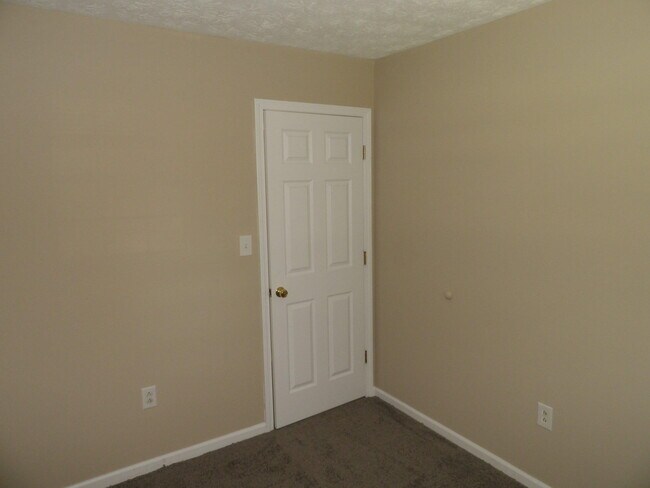 Building Photo - 248 Meadowview Dr
