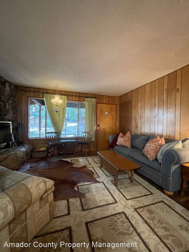 Building Photo - 3 br, 2 bath House - 16770 Doolittle Ln