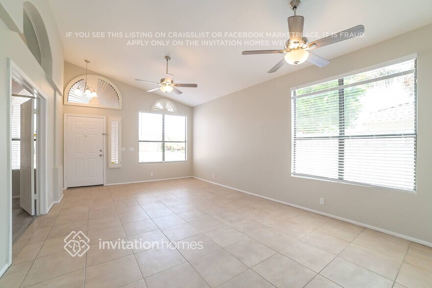 Building Photo - 20448 N 40th Ave