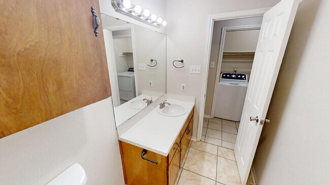 Building Photo - Step into comfort and style with this beautiful 3-bedroom home!