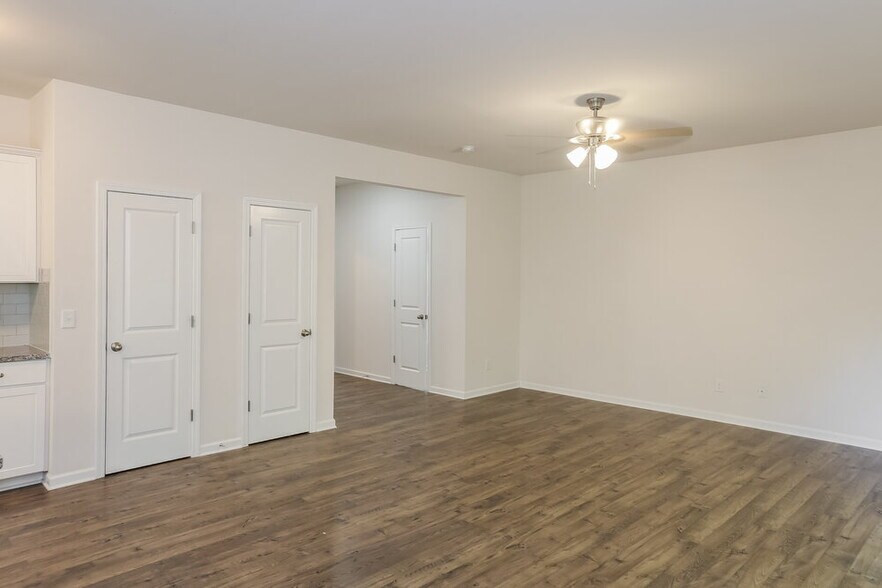 Building Photo - 4315 Drifter Dr